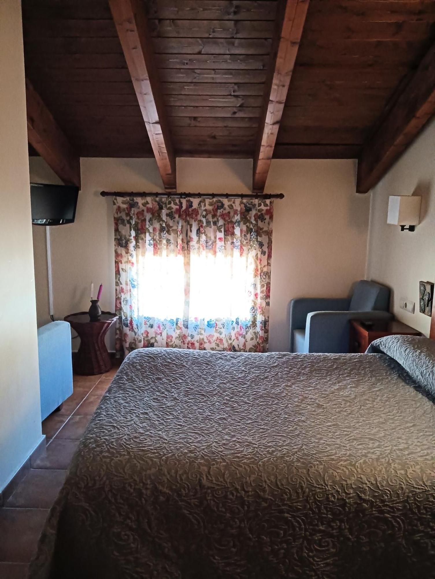 Hostal Sol De La Vega Альбаррасін Екстер'єр фото