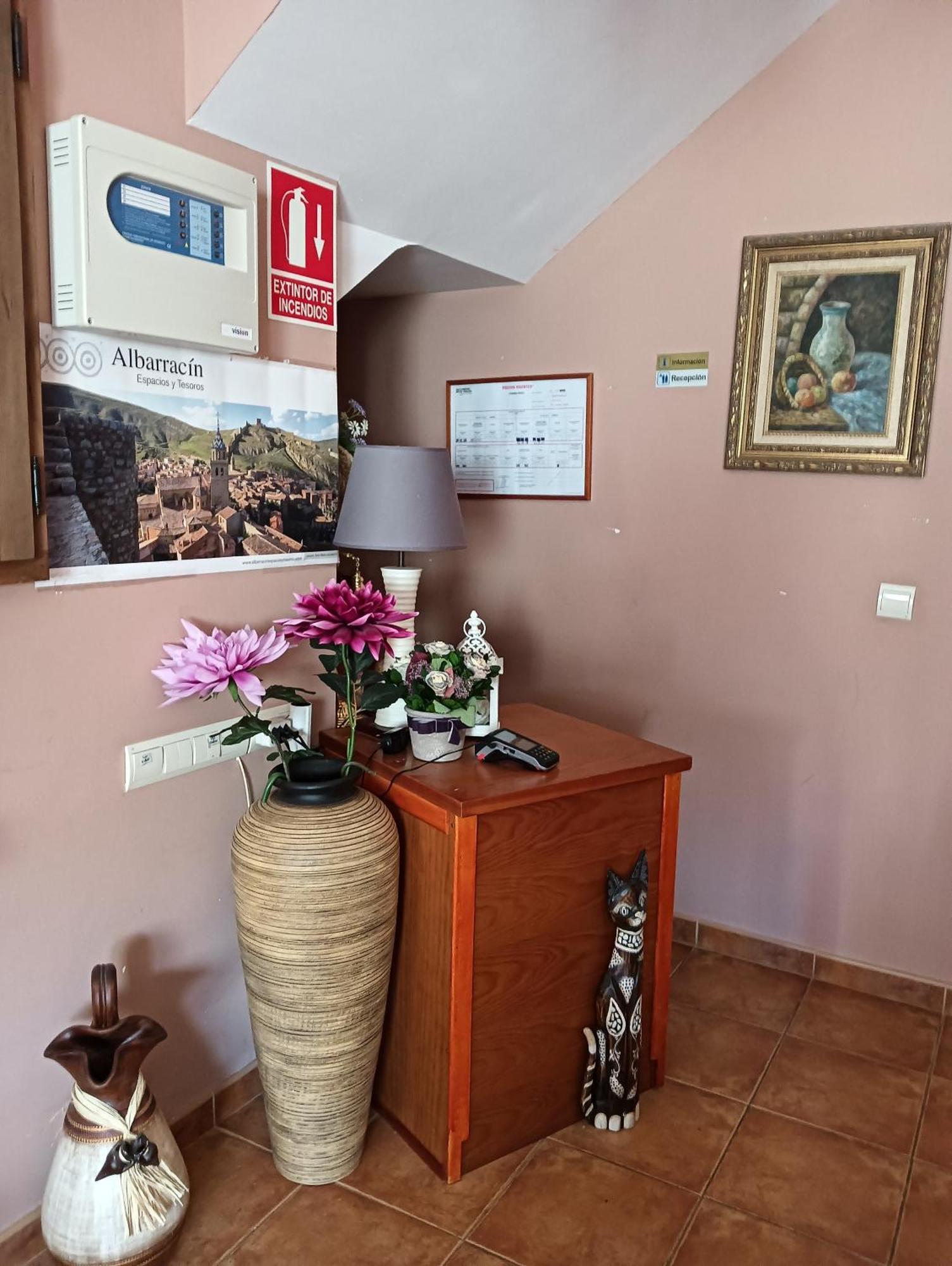Hostal Sol De La Vega Альбаррасін Екстер'єр фото